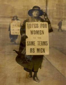 "Voto para las mujeres, en las mismas condiciones que para los hombres".